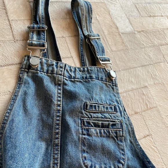 [BLANKNYC] Denim Cut Off Overalls - Picture 5 of 5